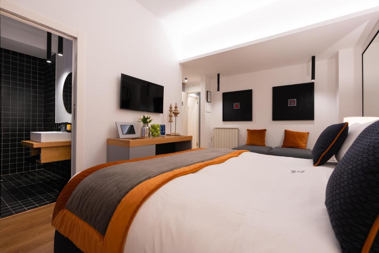Lemummarellesuite Napels Buitenkant foto