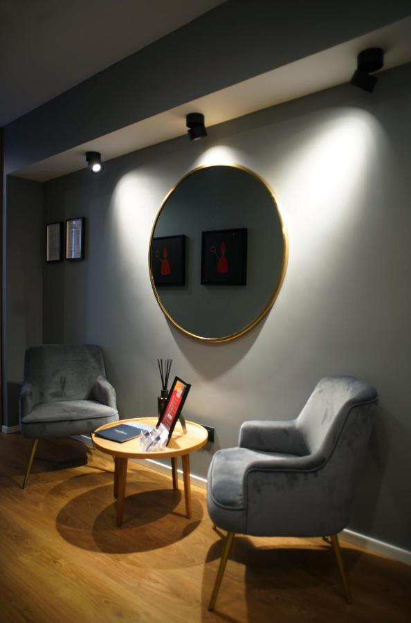 Lemummarellesuite Napels Buitenkant foto